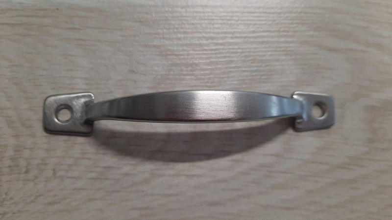 Maniglia a ponte  da 113 mm in ottone cromo satinato