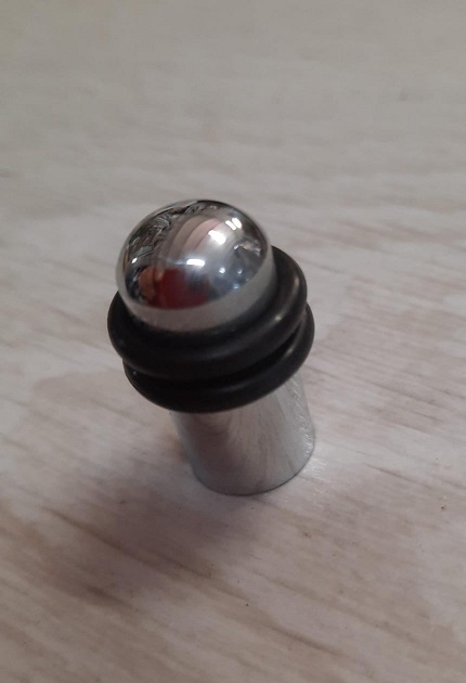Reggipiano con gommini cromo lucido  345 elab 