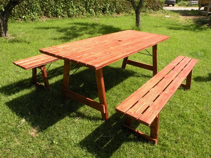 Tavolo in legno chiudibile 8 + 2 posti  con panchine chiudibili