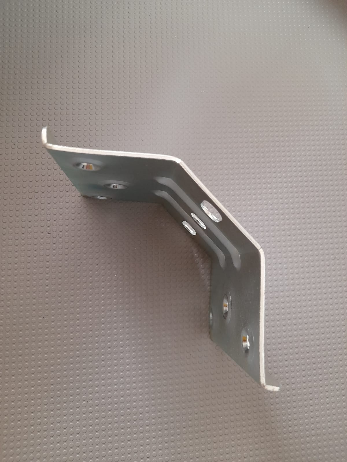 Piastra per gambe tavolo 90x50x50 mm art 8/367 Piastra per gambe tavolo 90x50x50 mm art 8/367