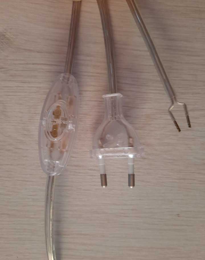 Interruttore cablato unipolare con cavo e spina 2P 10A da 1.80 mt