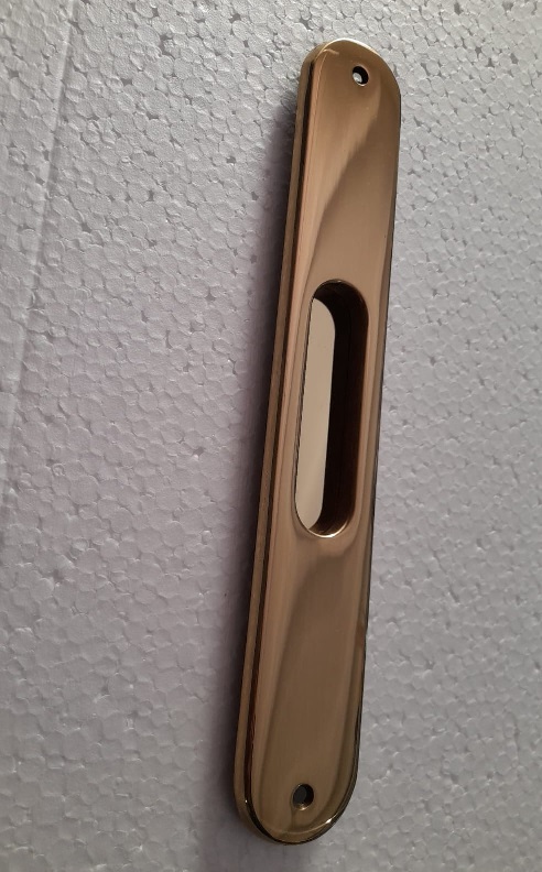 Placca  lunga da incasso s/foro per porte scorrevoli vari colori