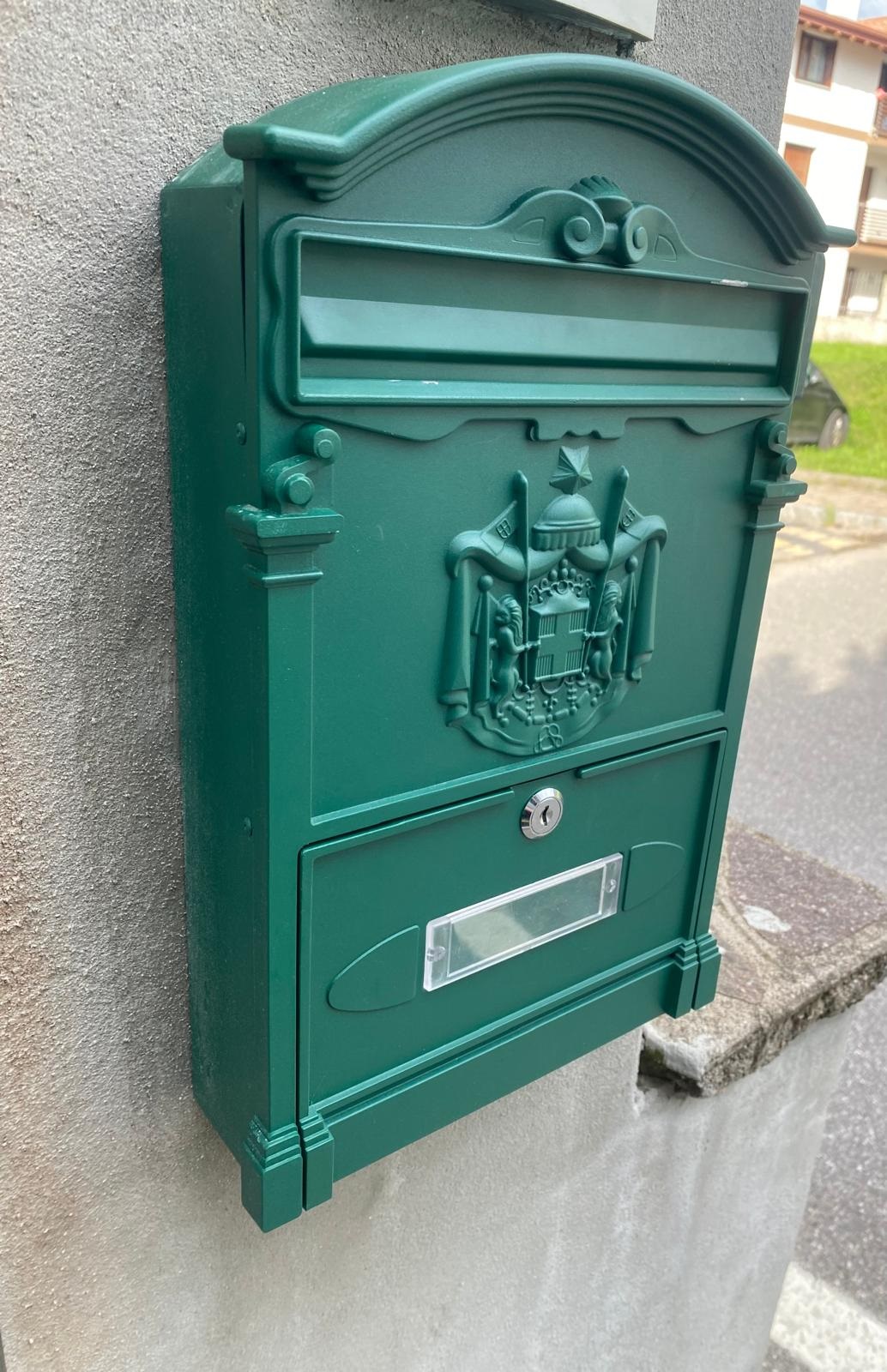 Cassetta postale Verde Chiaro in Alluminio Residencia Arregui  