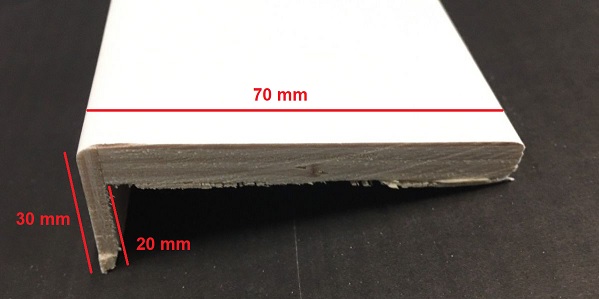 Coprifilo piano laccato da 7 cm con aletta int 20 est 30 mm