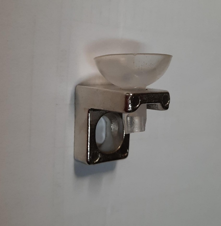 Angolare reggipiani con ventosa nikel 