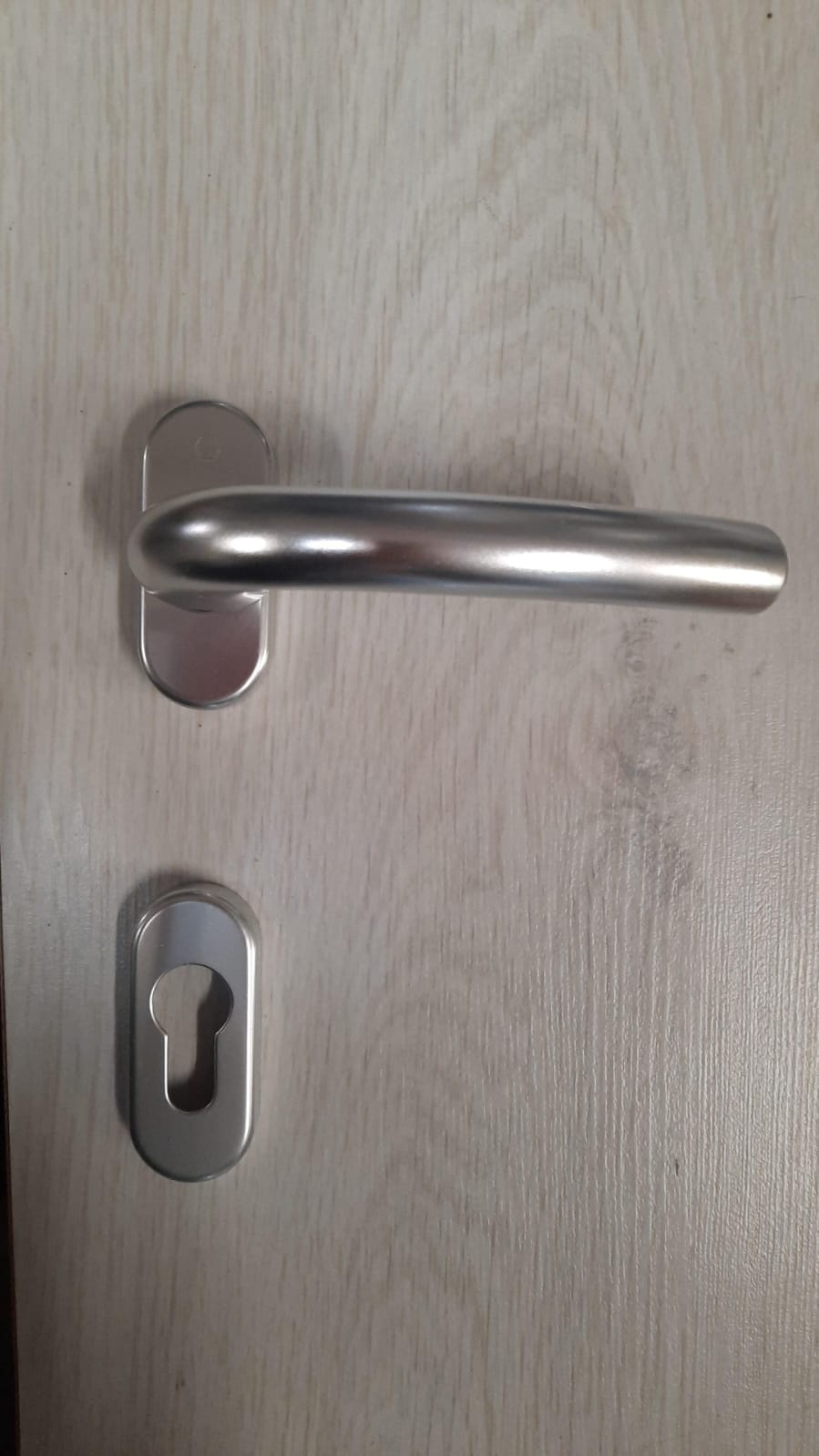 Maniglia per porta  OVALE Tokio Hoppe alluminio argento 